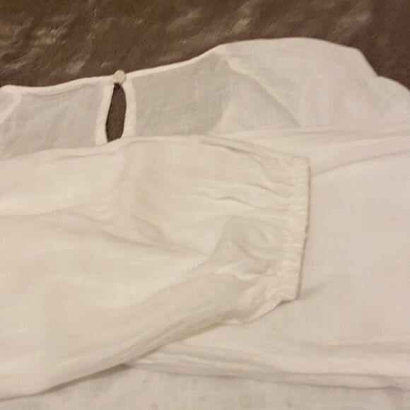 Lucky Brand white blouse in very good condition. Size L. - Picture 9 of 12